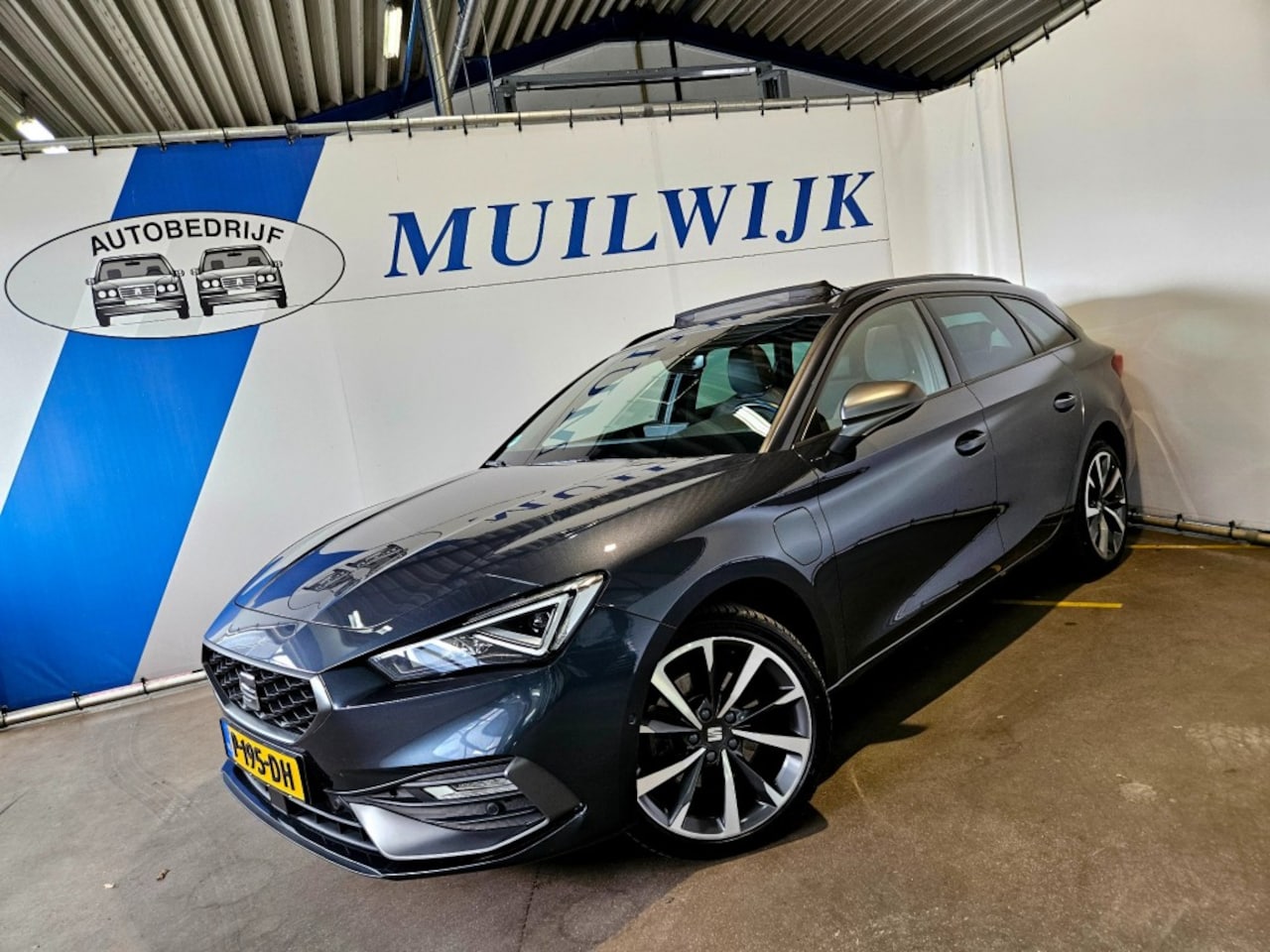 SEAT Leon Sportstourer - Sportstourer 1.4 TSI eHybrid PHEV FR / Trekhaak / Pano / Vol! - AutoWereld.nl