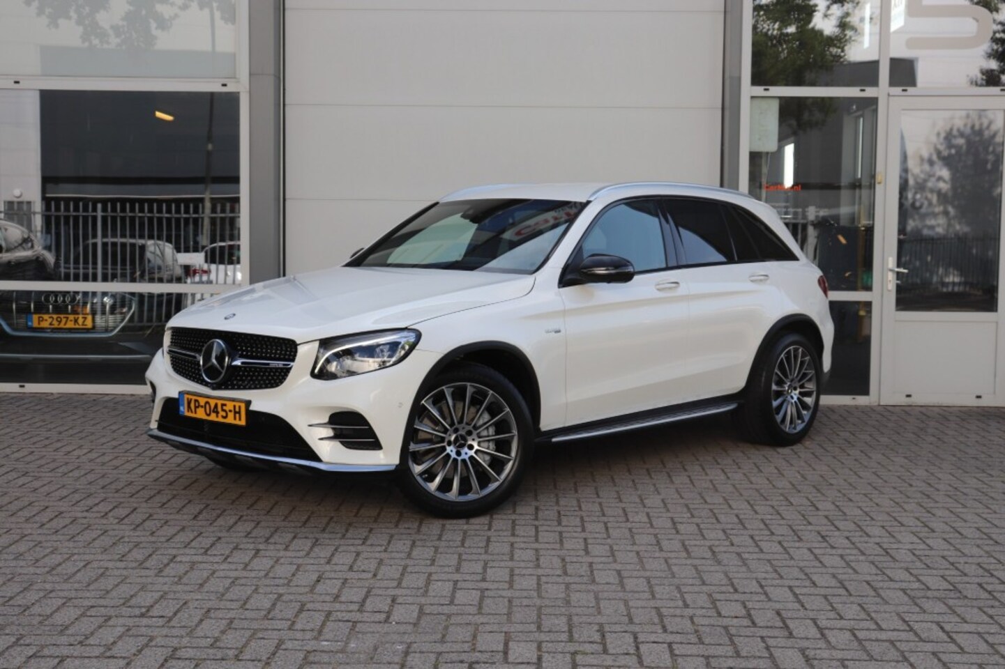 Mercedes-Benz GLC-klasse - AMG 43 4MATIC/ORIG.NL/1E.EIGENAAR/GEDOCUMENTEERD/ 360CAMERA/20' - AutoWereld.nl