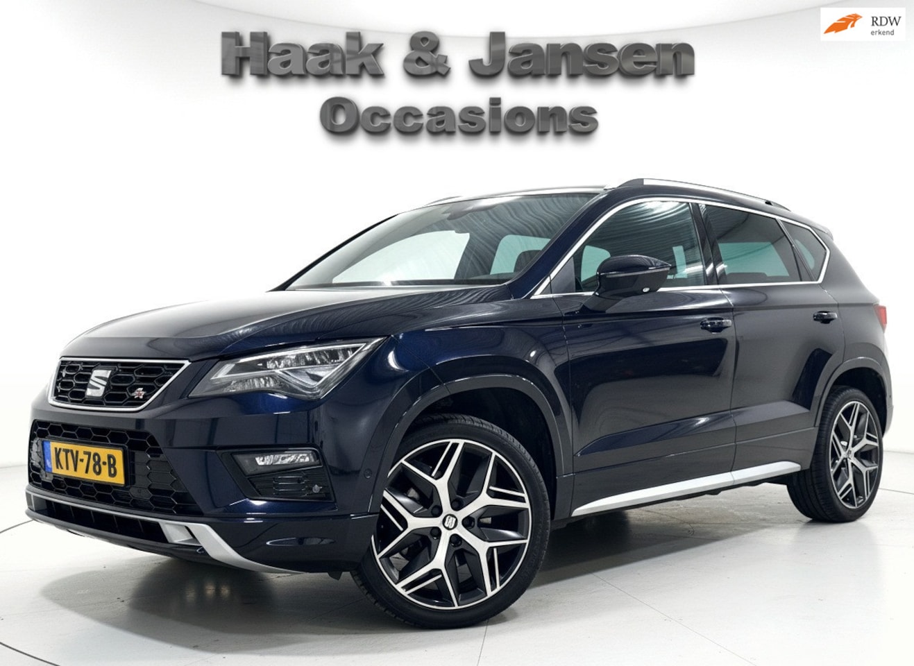 SEAT Ateca - 1.5 TSI FR Business Intense Black Achteruitrij camera Lane Assist Climate control - AutoWereld.nl