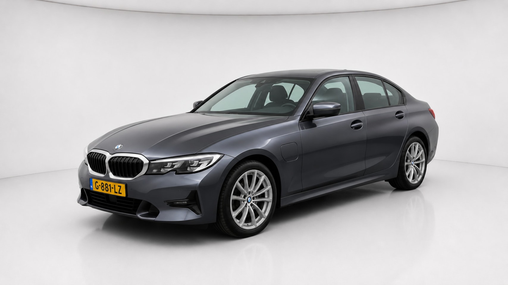 BMW 3-serie - 330e High Executive Airco Cruise Leder Nette staat - AutoWereld.nl