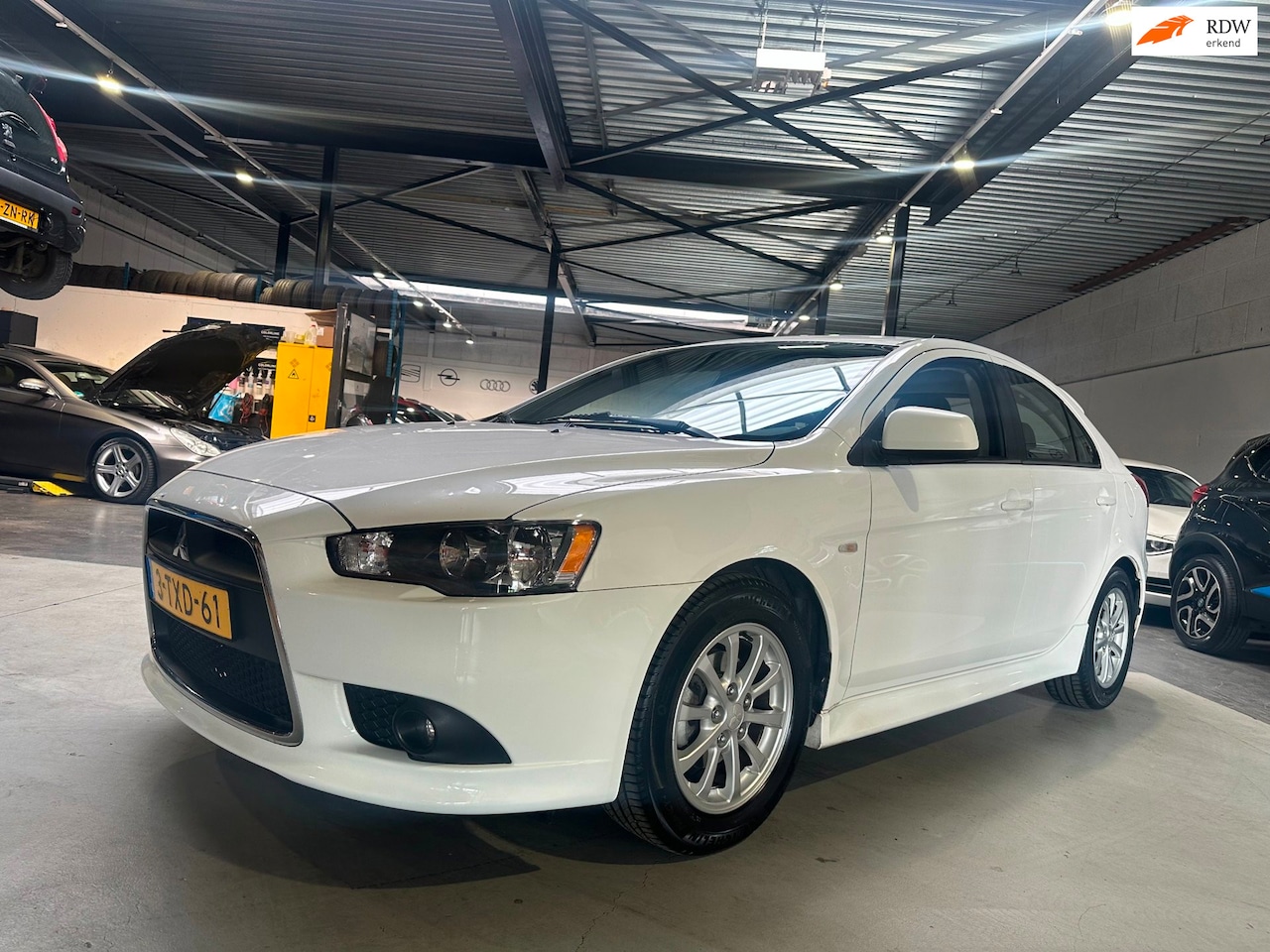 Mitsubishi Lancer Sportback - 1.6 Limited Edition/Dealer onderhouden/Apk nieuw bij aflevering - AutoWereld.nl