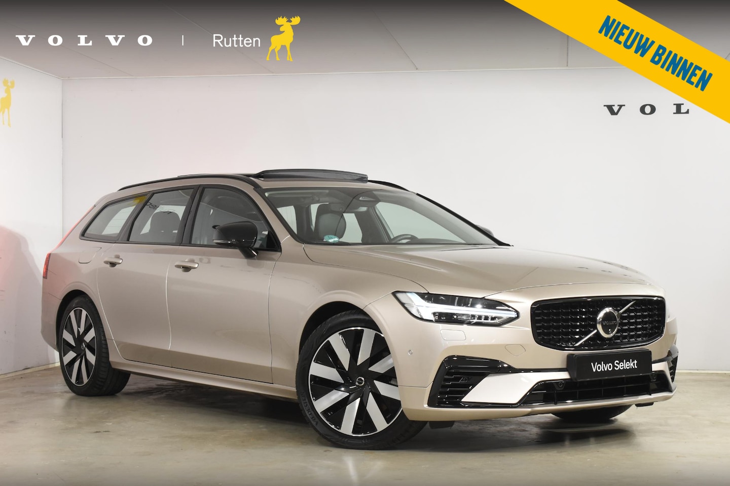 Volvo V90 - T8 455PK Plug-in hybrid AWD Ultra Dark / Adaptive Cruise Control / Elektrisch panoramisch - AutoWereld.nl