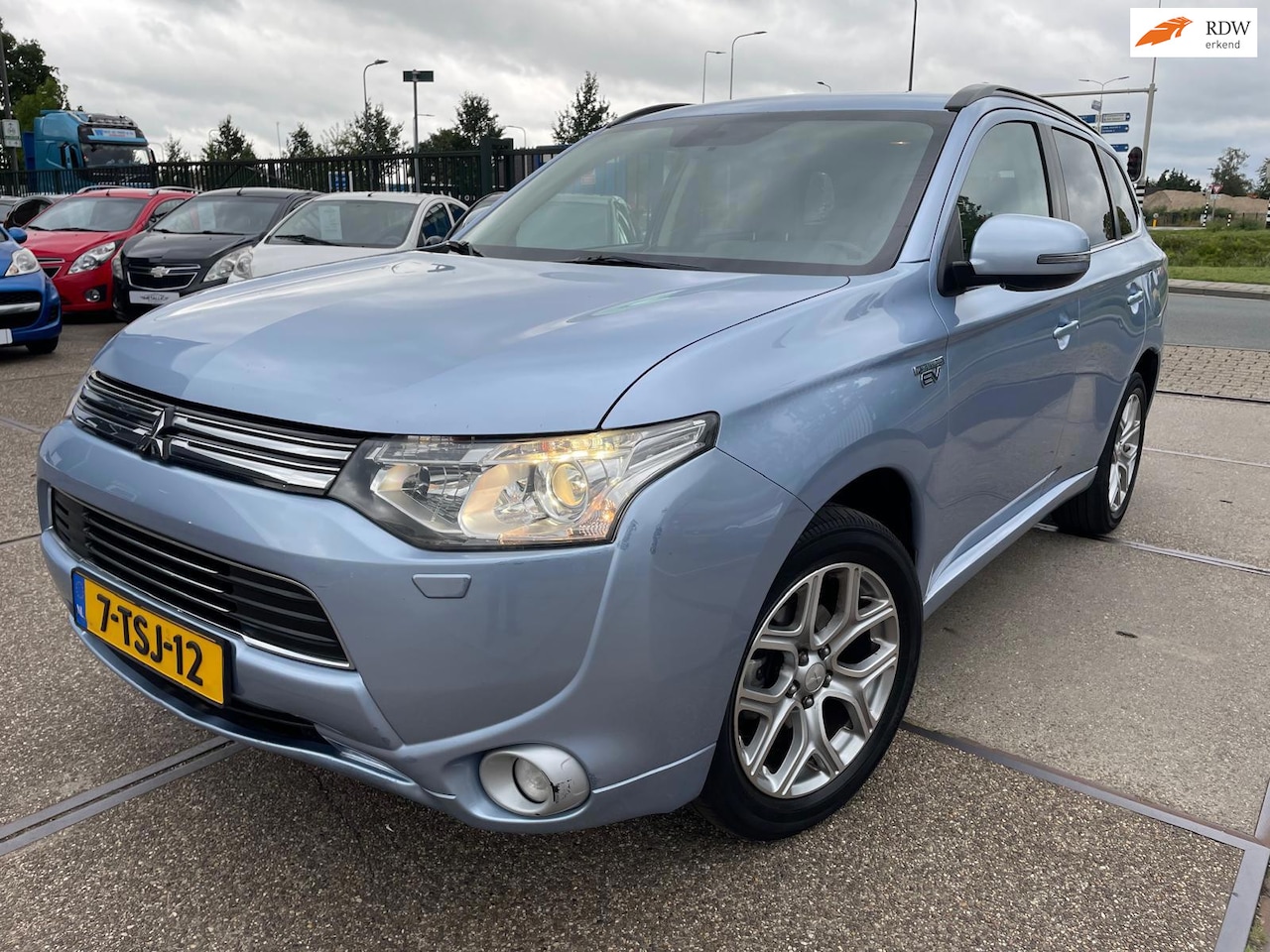 Mitsubishi Outlander - 2.0 PHEV instyle 2.0 PHEV Instyle+ - AutoWereld.nl