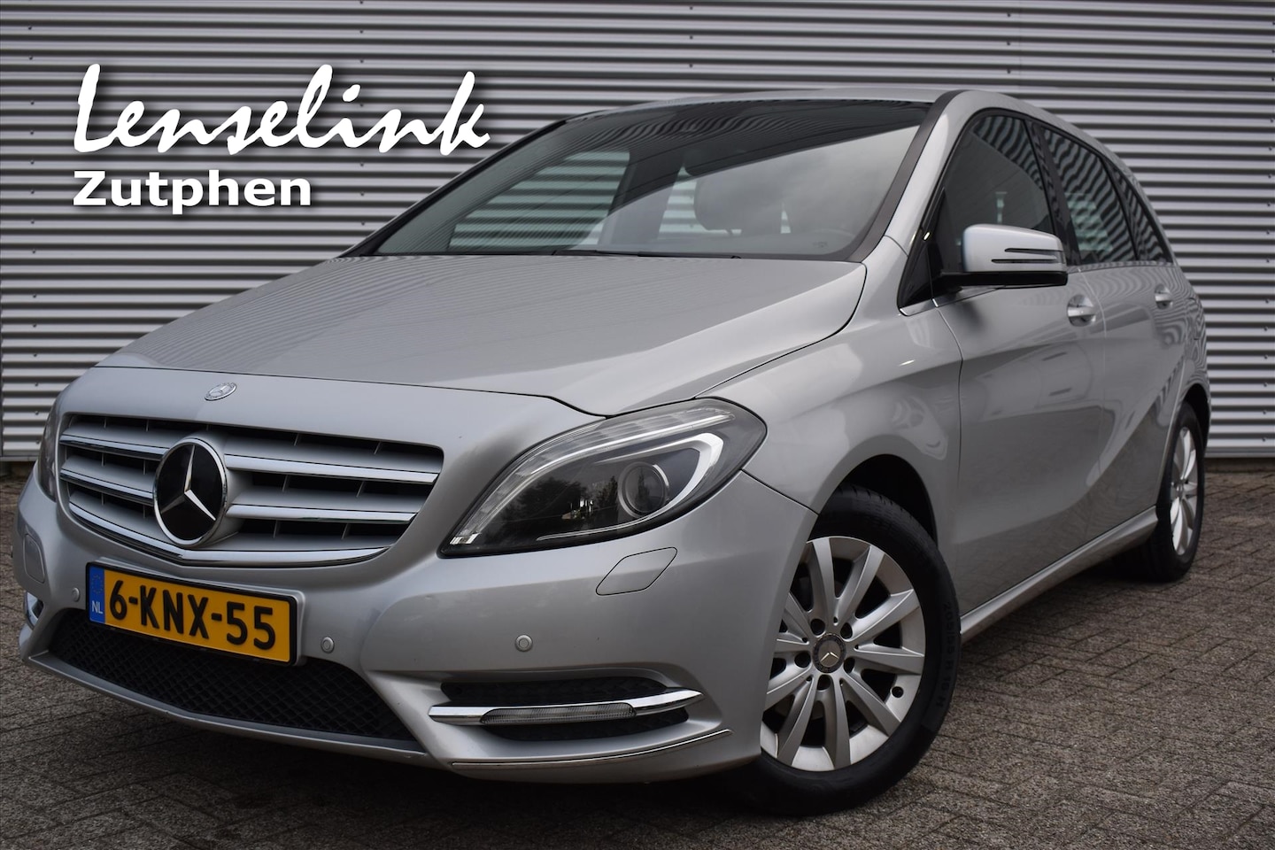 Mercedes-Benz B-klasse - B180 AMBITION automaat | Trekhaak | Leder | Clima | PDC | Stoelverw. | Rijklaarprijs incl - AutoWereld.nl