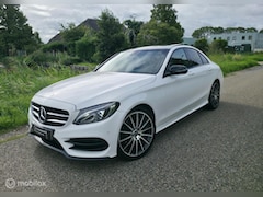 Mercedes-Benz C-klasse - 180 AMG / 19 inch / Pano / Leder / Camera