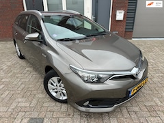 Toyota Auris Touring Sports - 1.8 Hybrid Now / Camera / Navi / PDC / DAB / Park Assist