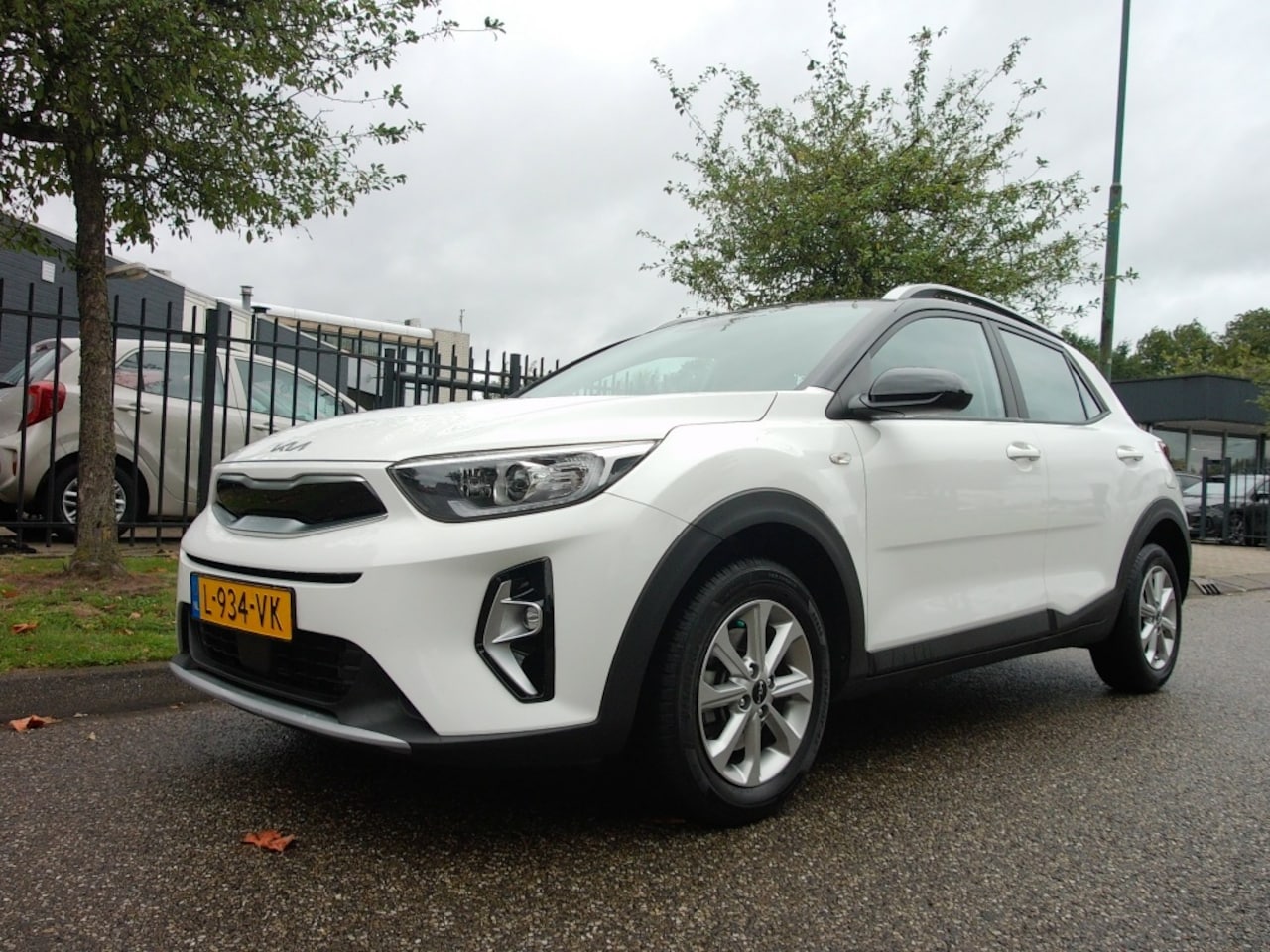 Kia Stonic - 1.0 T-GDi 100pk DynamicLine Two Tone Airco LM Camera - AutoWereld.nl