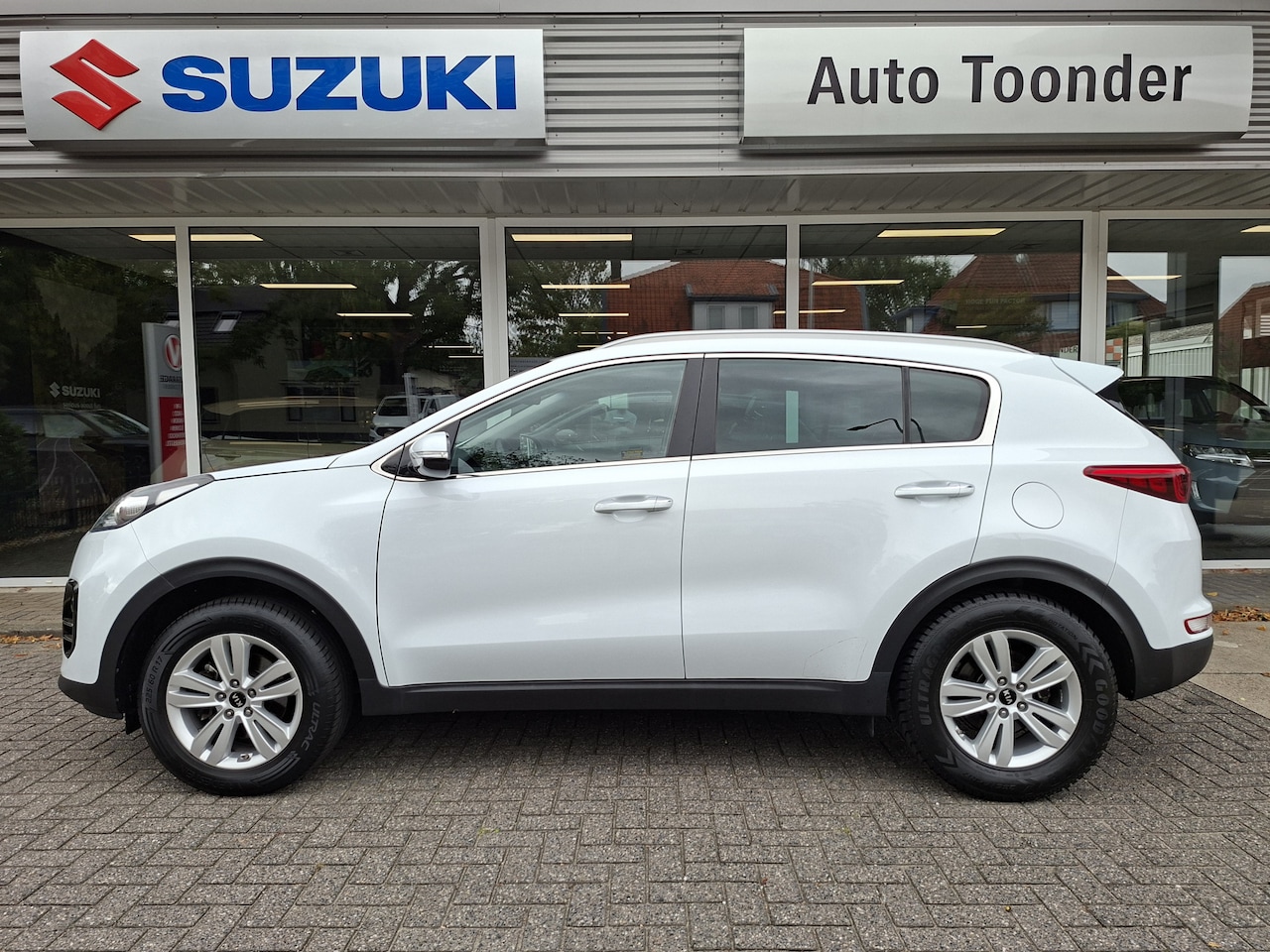 Kia Sportage - 1.6 GDI First Edition / Trekhaak - AutoWereld.nl