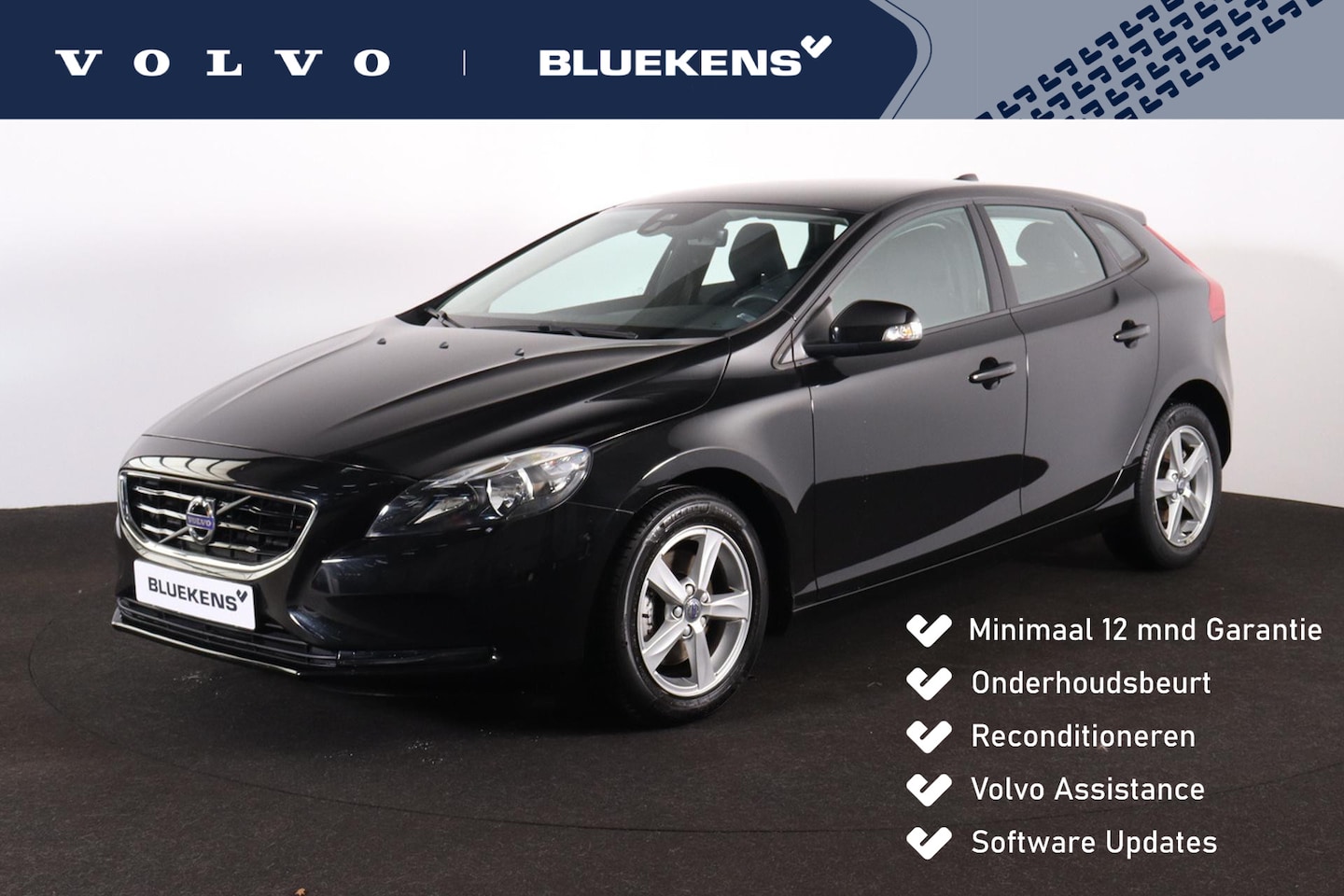 Volvo V40 - T2 R-Design - Verwarmde voorstoelen - Parkeersensoren achter - Navigatie - Cruise control - AutoWereld.nl