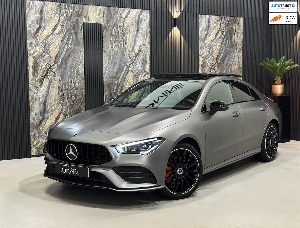 Mercedes-Benz CLA-Klasse - 250e Launch edit AMG 45 PACK|PANO|SFEER|360CAM|MAGNO GREY - AutoWereld.nl
