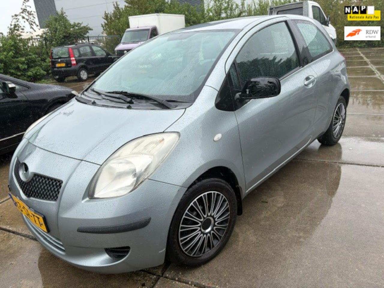 Toyota Yaris - 1.3 VVTi Sol MMT automaat -airco - AutoWereld.nl