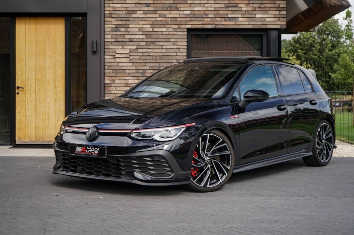 Volkswagen Golf - 8 GTI Clubsport DSG Pano/HUD/IQ/H&R/300PK - AutoWereld.nl