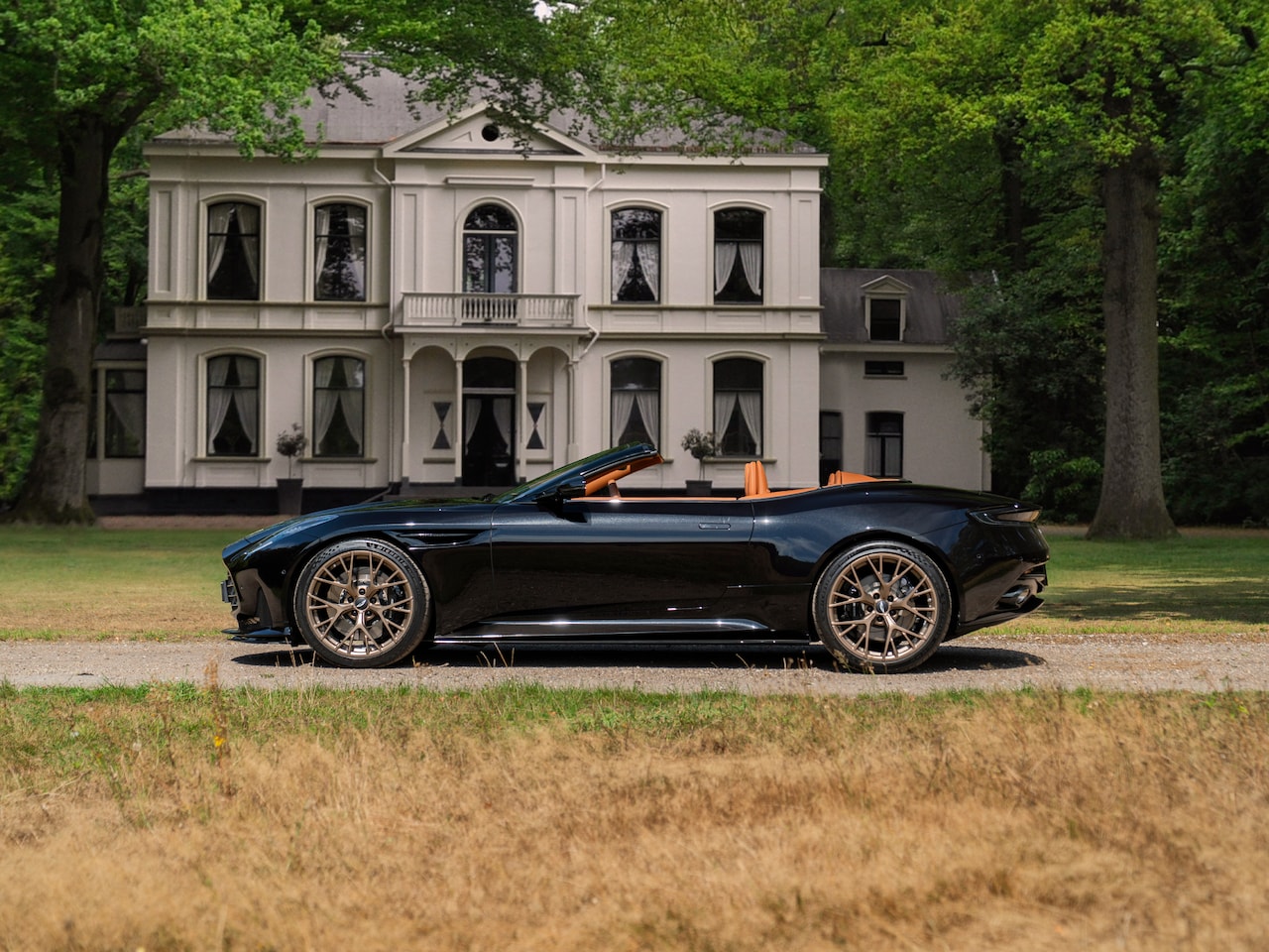Aston Martin DB12 Volante - 4.0 V8 4.0 V8 - AutoWereld.nl