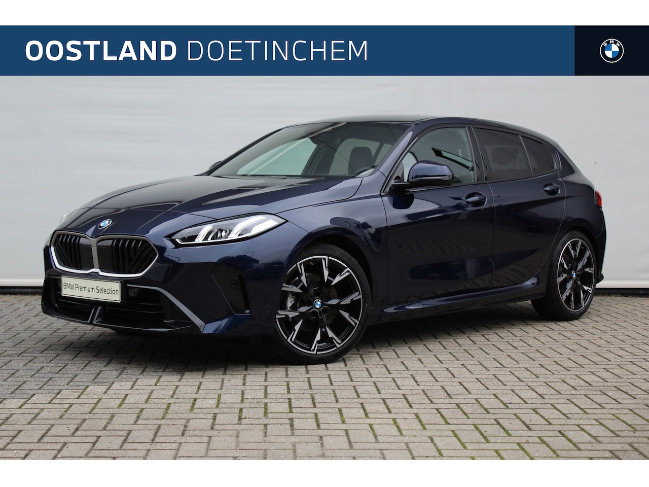 BMW 1-serie - 120 M Sport Automaat / Sportstoelen / Achteruitrijcamera / M Adaptief onderstel / Stoelver - AutoWereld.nl