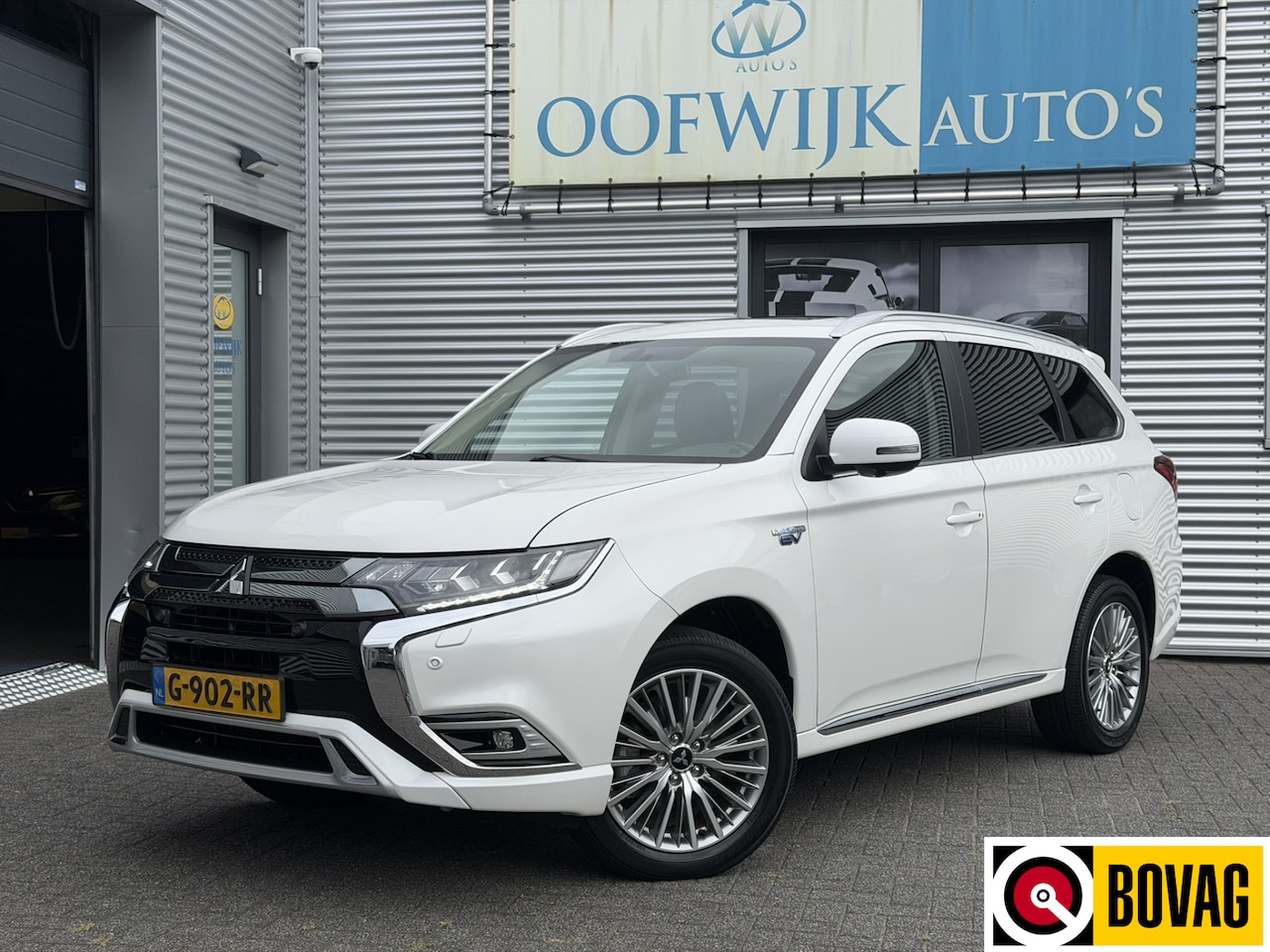 Mitsubishi Outlander - 2.4 PHEV Intense+ 1e Eigenaar Slechts 34.444 Km - AutoWereld.nl