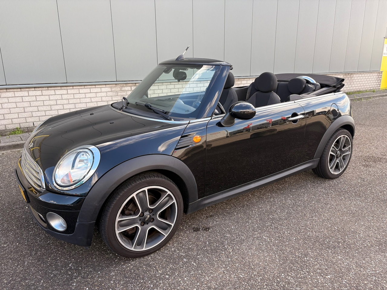 MINI Cabrio - 1.6 Cooper 122 pk - AutoWereld.nl
