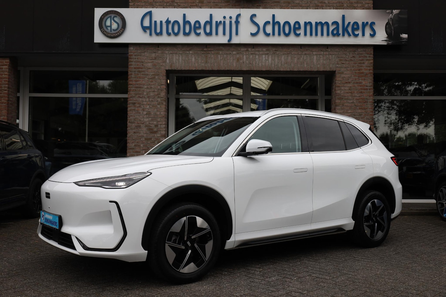 Geely E5 - Pro+ 68KWh 470KM-RIJBEREIK LEER CARPLAY 360-CAMERA STOELVENTILATIE/VERWARMING WARMTEPOMP I - AutoWereld.nl
