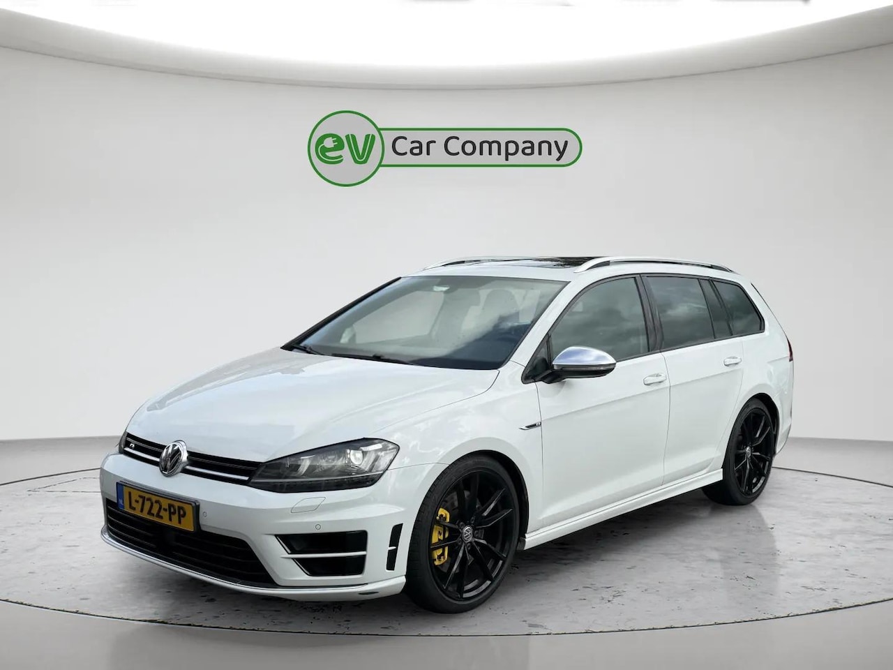 Volkswagen Golf Variant - 2.0 TSI R | Panoramadak | Camera | Adapt. Cruise | Goed onderhouden | 4 Nieuwe banden - AutoWereld.nl
