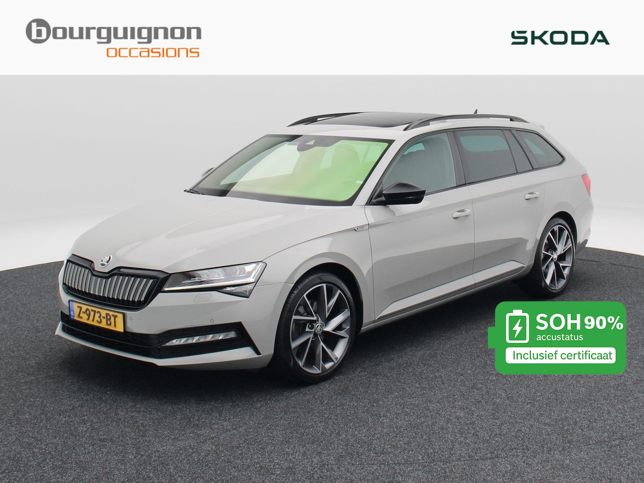 Skoda Superb Combi - 1.4 TSi iV 218 Pk Sportline Business Automaat | Carplay | Panoramadak | Matrix LED | Elekt - AutoWereld.nl