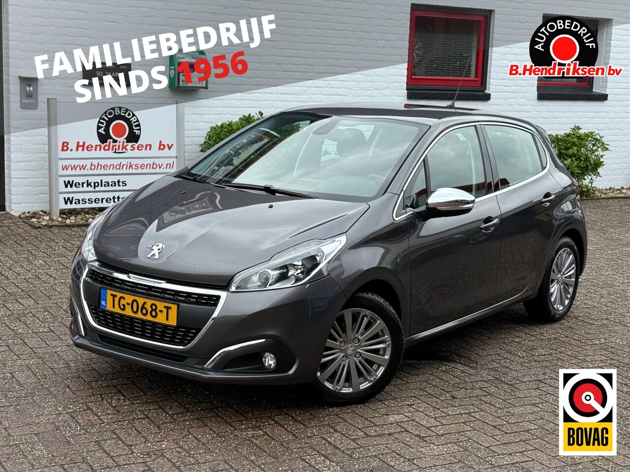 Peugeot 208 - 1.2 Puretech 82pk 5D Blue Lease Executive/ Navigatie/ Cruise control/ Parkeersensoren/ Lic - AutoWereld.nl