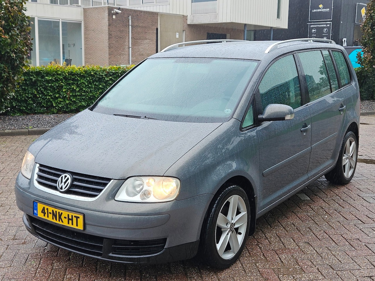 Volkswagen Touran - 1.6-16V FSI Trendline apk 09-01-2027 - AutoWereld.nl
