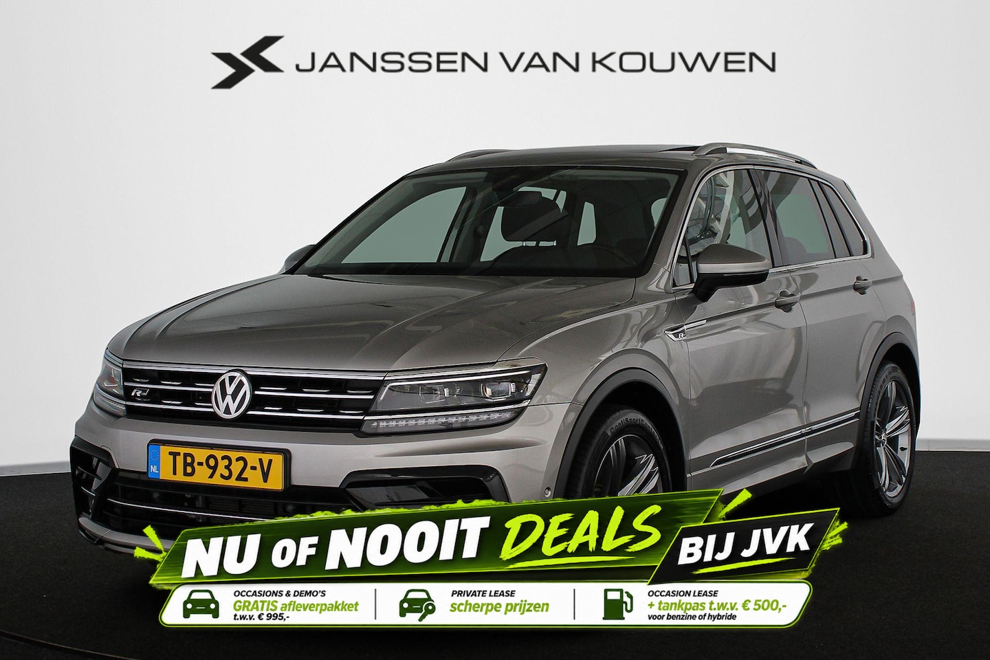 Volkswagen Tiguan - 1.4 TSI ACT Highline R-Line Automaat Pano Stoelverwarming Keyless - AutoWereld.nl