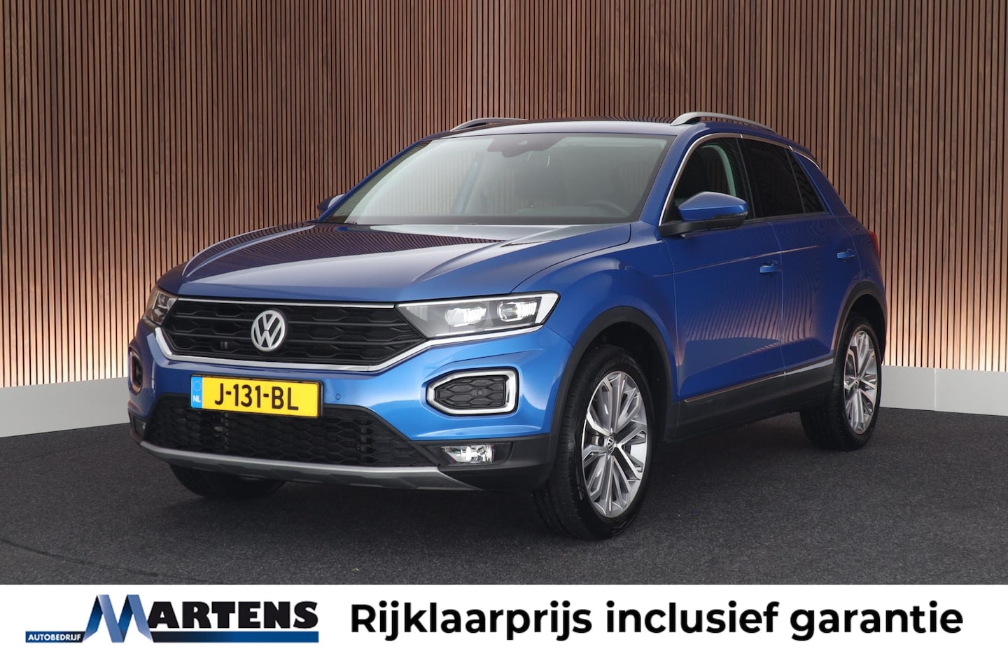 Volkswagen T-Roc - 1.5 TSI 150pk DSG Sport Trekhaak Stoelverwarming Camera Keyless Stoelverwarming Navigatie - AutoWereld.nl