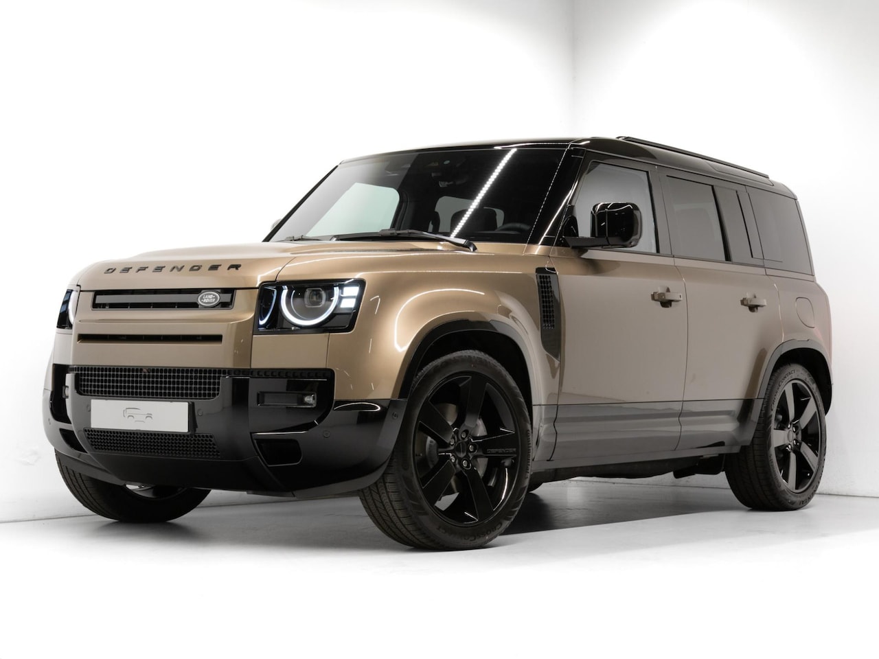 Land Rover Defender 110 - 2.0 P300e X-Dynamic HSE - AutoWereld.nl