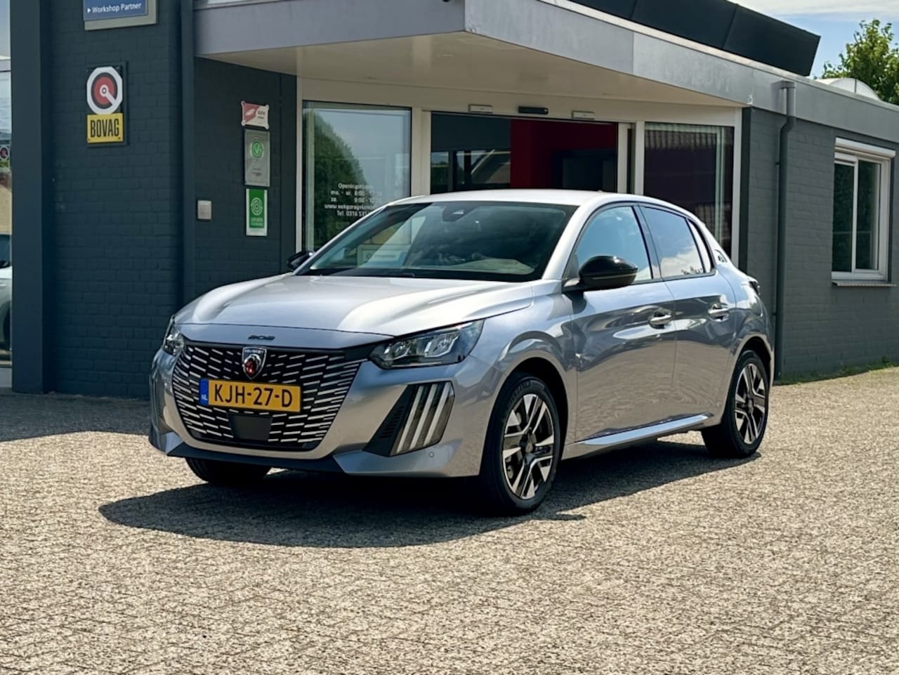 Peugeot e-208 - Allure 51 kWh EV Cruise Carplay Bluetooth - AutoWereld.nl