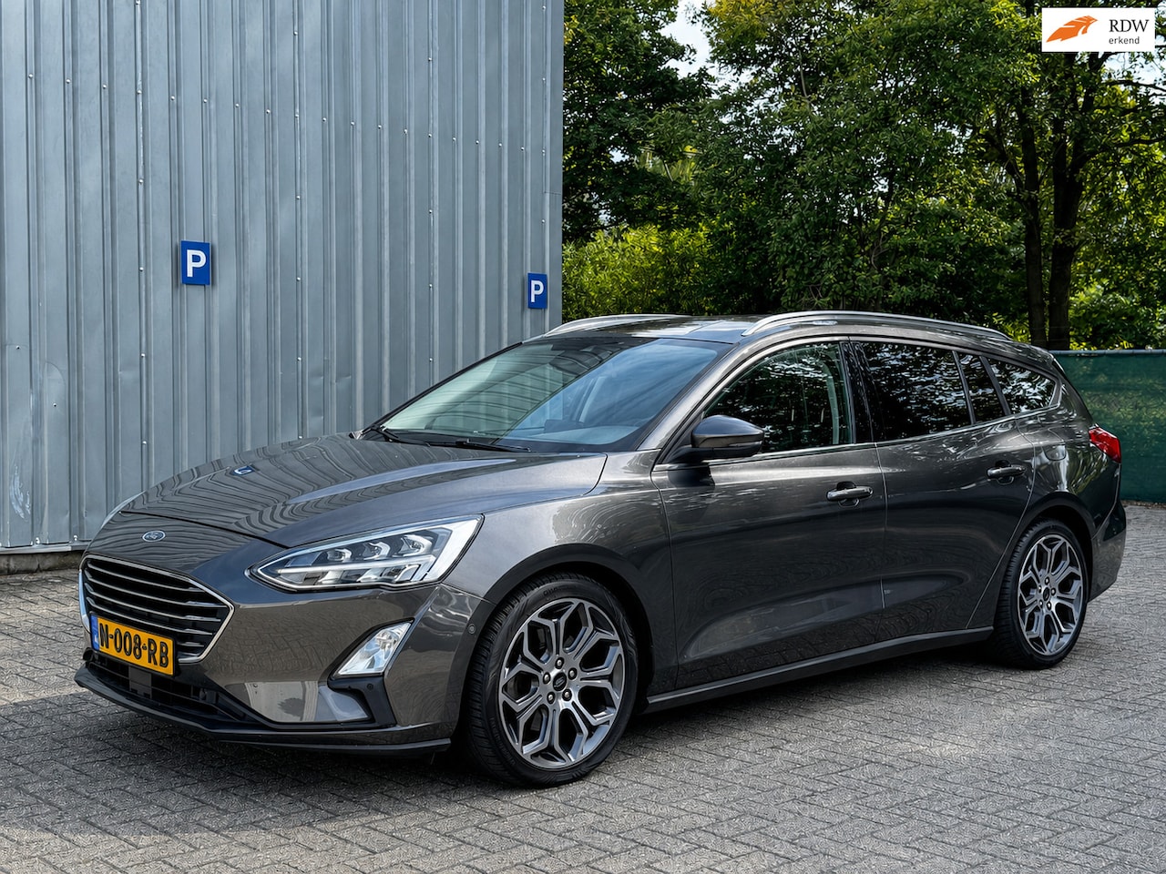 Ford Focus Wagon - 1.0 EcoBoost Titanium Business / Autom / LMV / Stuurverw / Carplay - AutoWereld.nl
