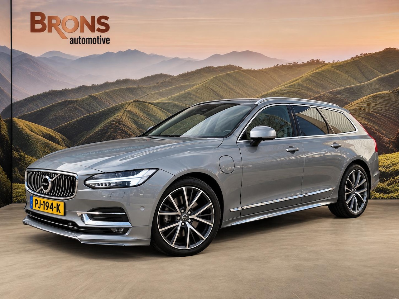 Volvo V90 - 2.0 T8 AWD Inscription Full options - AutoWereld.nl