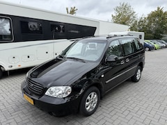 Kia Carnival - 2.5 V6 EX Automaat - Rolstoelauto 4+1 - XXL Freedom Ombouw - Bodemverlaging - Unieke Auto