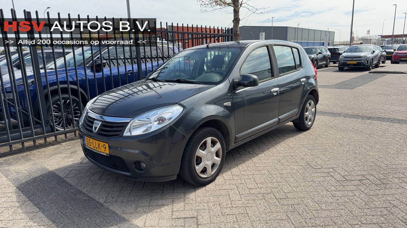 Dacia Sandero - 1.2 Lauréate airco 4-deurs *155.000km* - AutoWereld.nl