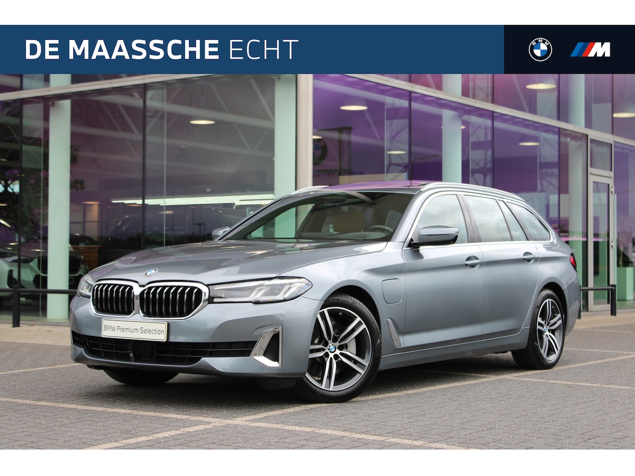 BMW 5-serie Touring - 530e High Executive Automaat / Panoramadak / Comfortstoelen / Adaptieve LED / Head-Up / Ac - AutoWereld.nl