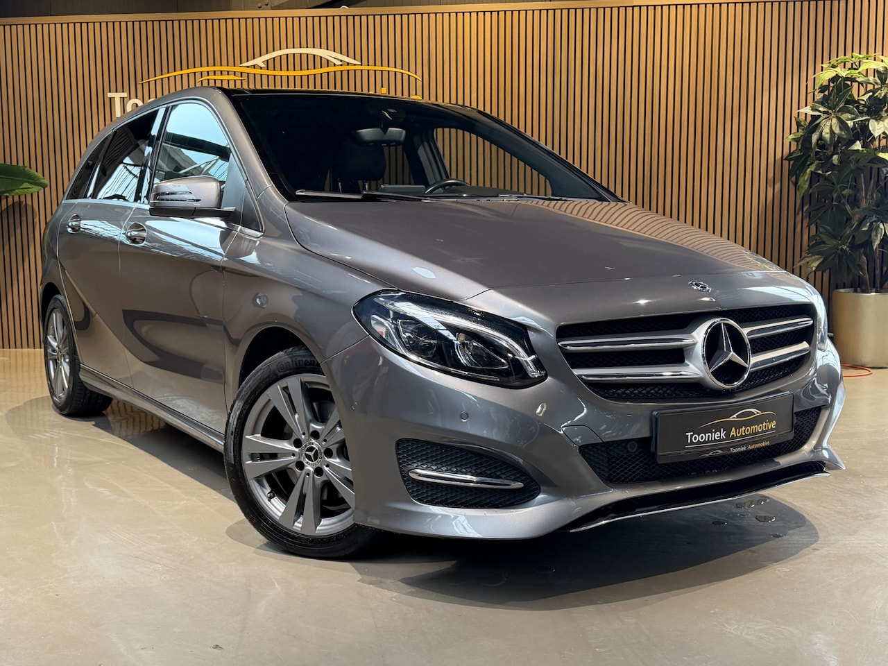 Mercedes-Benz B-klasse - 180 Ambition | automaat | leder | navigatie origineel Nederlandse auto - AutoWereld.nl