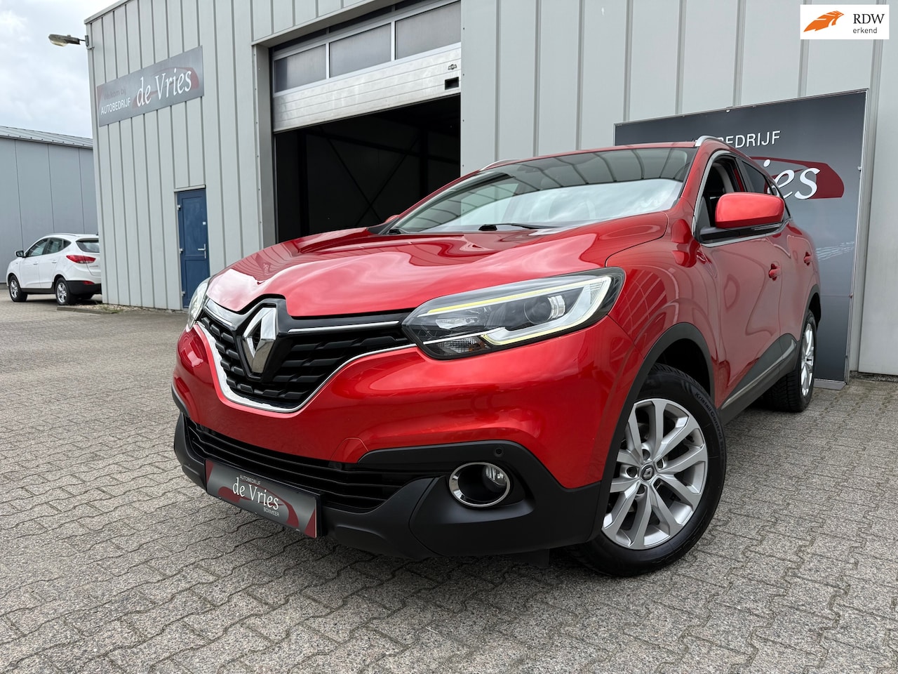 Renault Kadjar - 1.2 TCe Zen / Airco / Navi / Cruise control / Keyless / LMV / PDC V&A / - AutoWereld.nl