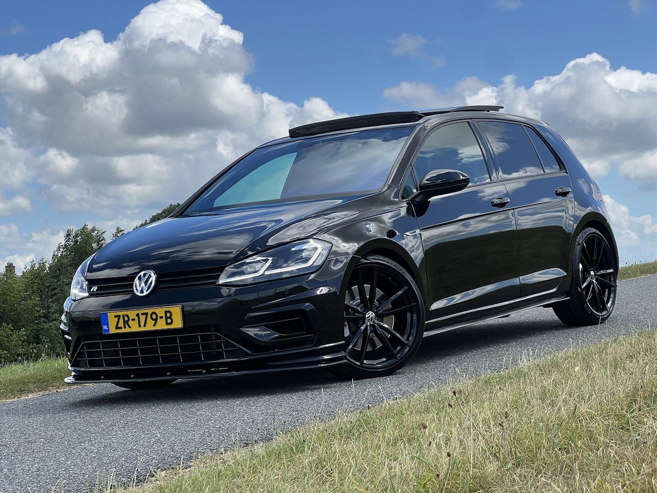 Volkswagen Golf - 7.5 2.0 TSI R 4Motion 310PK |Pano |Dynaudio |Sterrenhemel |Sfeer |Virtual Cockpit |Maxton - AutoWereld.nl