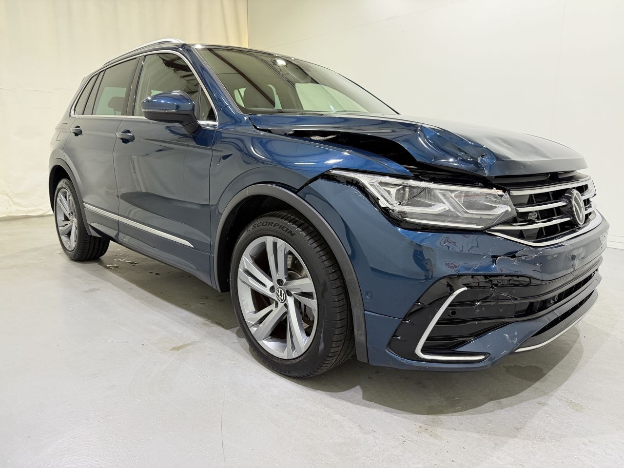 Volkswagen Tiguan - 1.4 TSI eHybrid R-Line Business 1.4 TSI eHybrid R-Line Business - AutoWereld.nl