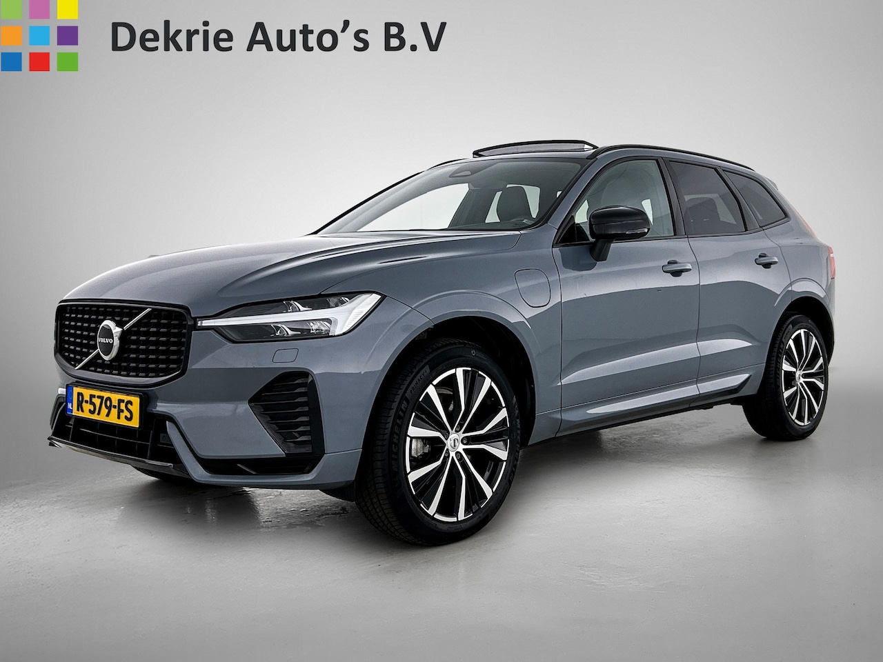 Volvo XC60 - 2.0 T6 Plug-in LongRange / AWD Plus Dark / Panoramadak / Pdc+Camera / NL.Auto / Stoel-Stuu - AutoWereld.nl