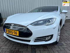 Tesla Model S - 85 Base - Achter Schade - Service Storing