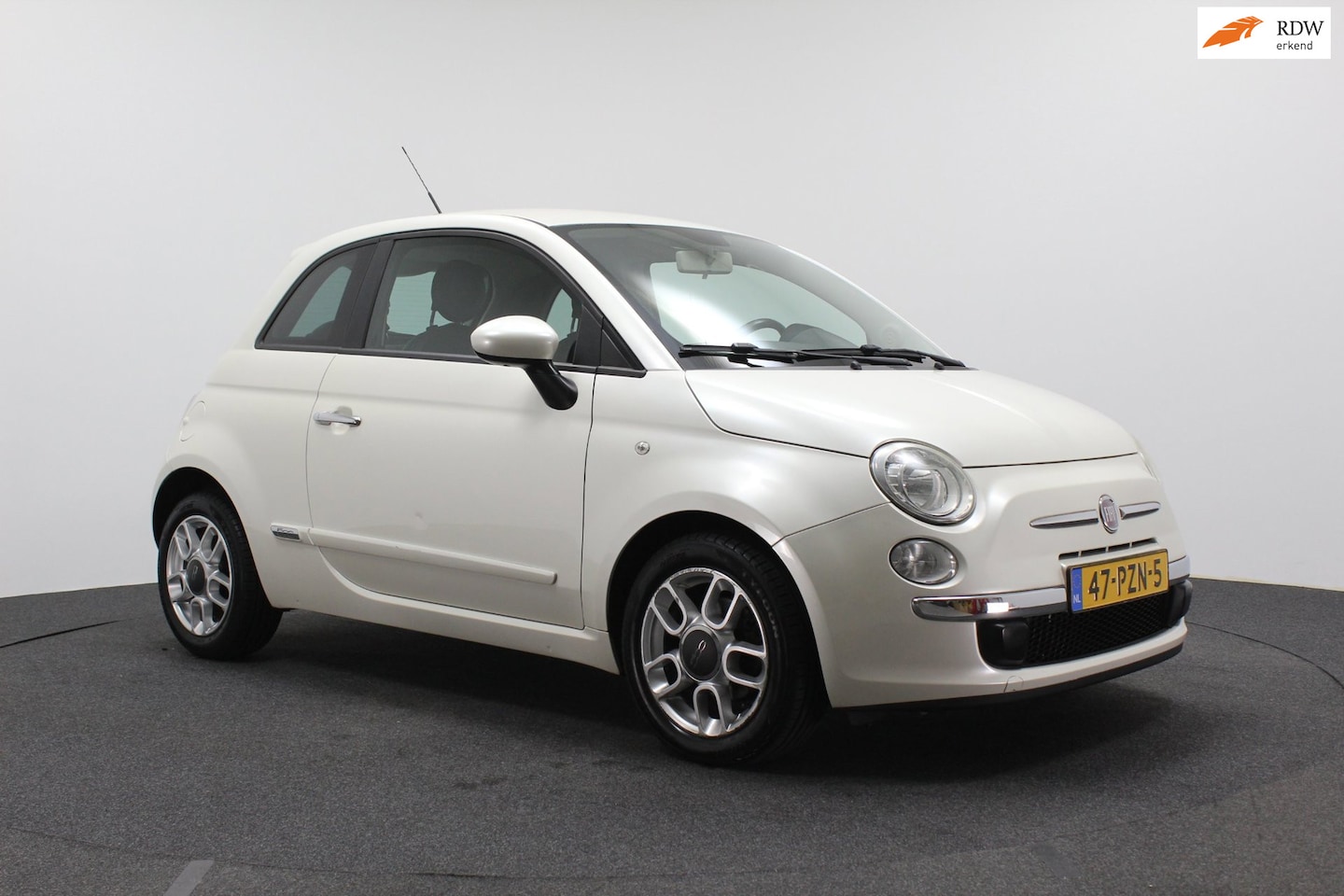 Fiat 500 - 0.9 TwinAir Sport | Airco | Parelmoer wit | Sportvelgen | Half lederen bekleding - AutoWereld.nl