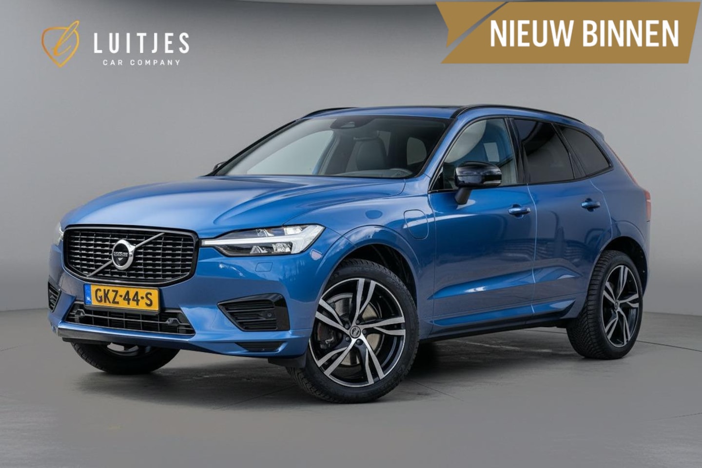Volvo XC60 - 2.0 T6 AWD Recharge R-Design |Pano|360°|H&K|Memory|Afn.Trekhaak|Dealeronderhouden - AutoWereld.nl