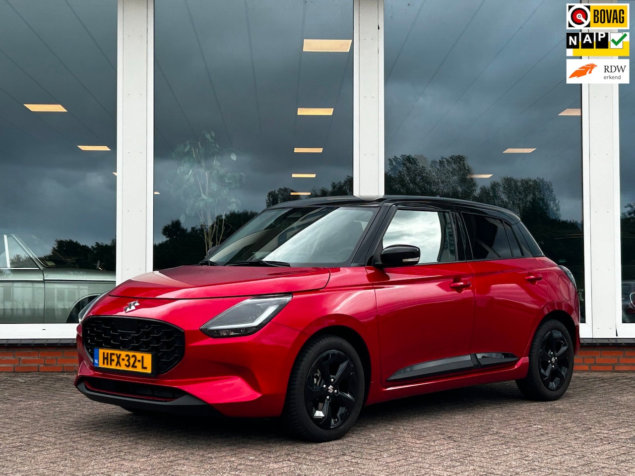 Suzuki Swift - 1.2 Style Smart Hybrid - Navi - Camera - LM - 4.991 KM - AutoWereld.nl