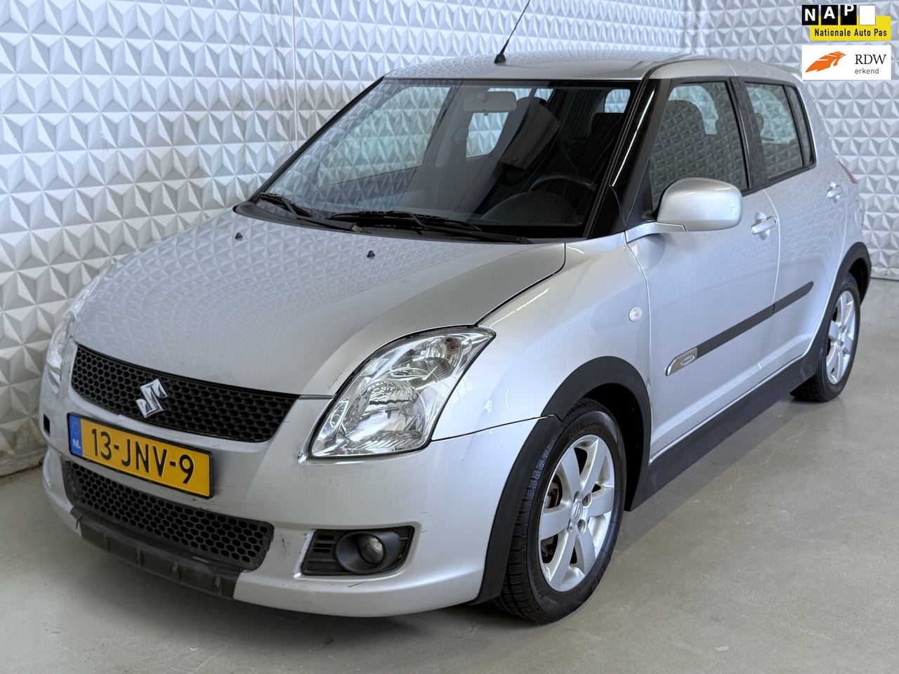 Suzuki Swift - 1.3 Bandit mét beschadigingen / schade! 123.000km (2009) - AutoWereld.nl