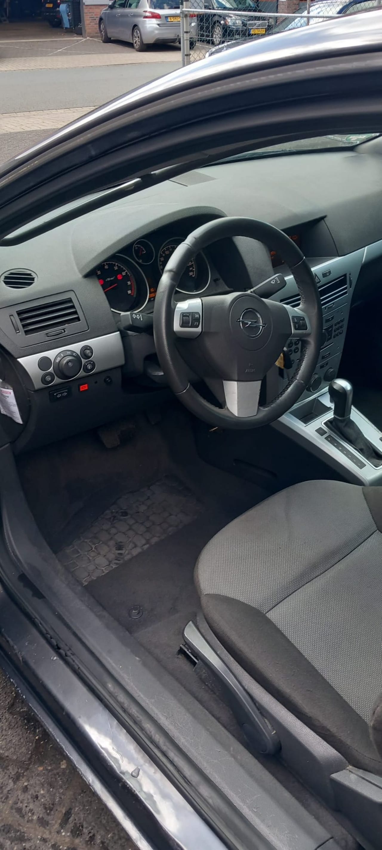 Opel Astra GTC - 1.8 Cosmo