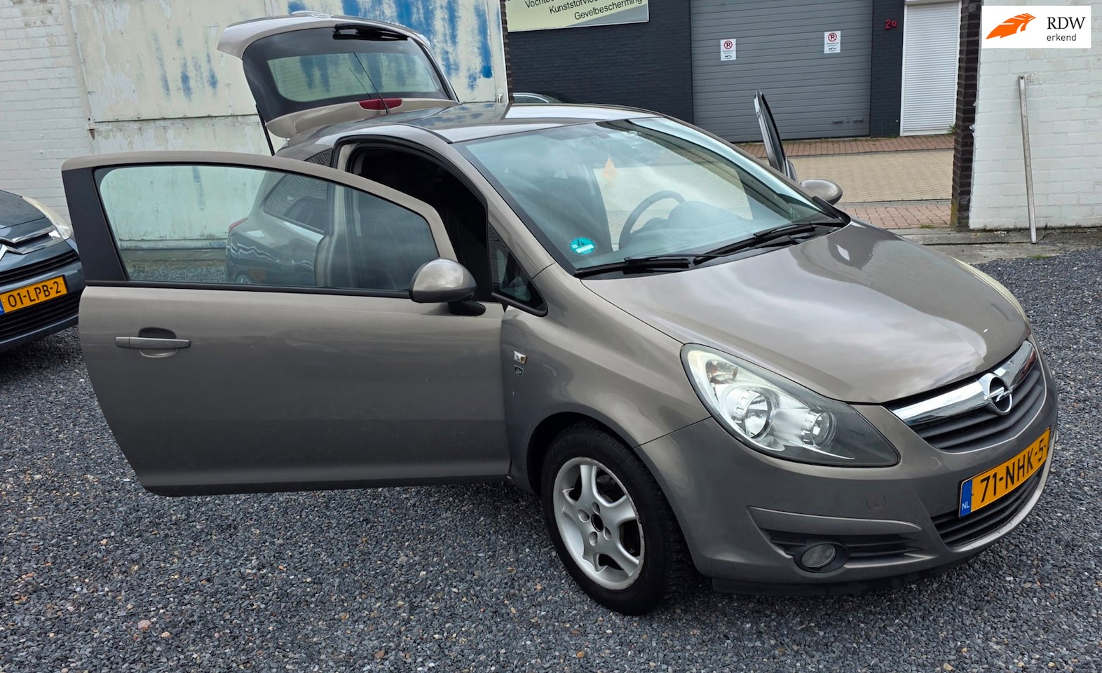 Opel Corsa - 1.4-16V '111' Edition AIRCO - AutoWereld.nl