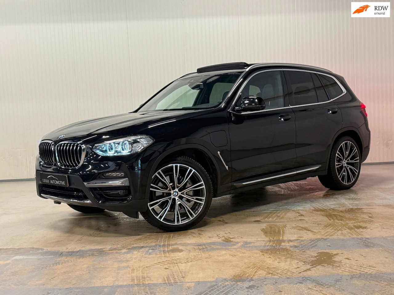 BMW X3 - XDrive30e High Executive | PANO | 360 CAMERA | LEDER | LED | AMBIANCE - AutoWereld.nl