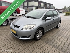 Toyota Auris - 1.6-16V Dynamic