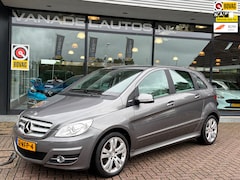 Mercedes-Benz B-klasse - 180 Clima Cruise Trekhaak NL-Auto NAP Dealeronderhouden
