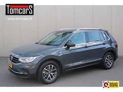 Volkswagen Tiguan - 1.5 TSI 150PK Automaat Life Trekhaak/Carplay-android/Stoelverwarming